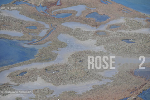 VENEZIA 15 OTTOBRE 2009 - FOTO AEREE DELLE BARENE DELLA LAGUNA DI VENEZIA ©Graziano Arici/Rosebud2 AEREA