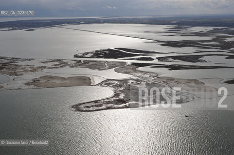 VENEZIA 15 OTTOBRE 2009 - FOTO AEREE DELLE BARENE DELLA LAGUNA DI VENEZIA ©Graziano Arici/Rosebud2 AEREA