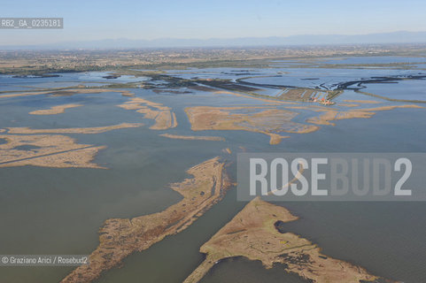 VENEZIA 15 OTTOBRE 2009 - FOTO AEREE DELLE BARENE DELLA LAGUNA DI VENEZIA ©Graziano Arici/Rosebud2 AEREA