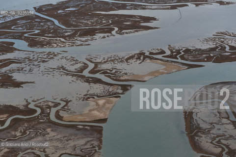 VENEZIA 15 OTTOBRE 2009 - FOTO AEREE DELLE BARENE DELLA LAGUNA DI VENEZIA ©Graziano Arici/Rosebud2 AEREA