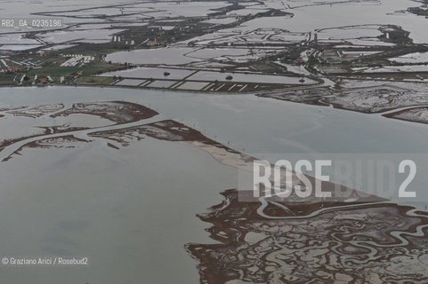 VENEZIA 15 OTTOBRE 2009 - FOTO AEREE DELLE BARENE DELLA LAGUNA DI VENEZIA ©Graziano Arici/Rosebud2 AEREA