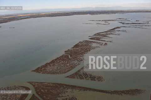 VENEZIA 15 OTTOBRE 2009 - FOTO AEREE DELLE BARENE DELLA LAGUNA DI VENEZIA ©Graziano Arici/Rosebud2 AEREA
