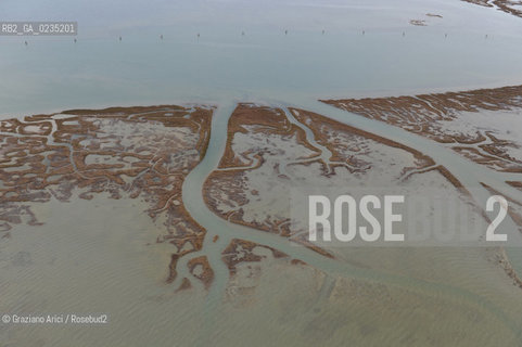 VENEZIA 15 OTTOBRE 2009 - FOTO AEREE DELLE BARENE DELLA LAGUNA DI VENEZIA ©Graziano Arici/Rosebud2 AEREA