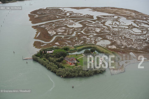 VENEZIA 15 OTTOBRE 2009 - FOTO AEREE DELLE BARENE DELLA LAGUNA DI VENEZIA ©Graziano Arici/Rosebud2 AEREA