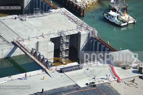 VENEZIA 7 APRILE 2010 - FOTO AEREE DEI LAVORI IN CORSO ALLA BOCCA DI PORTO DI CHIOGGIA  Graziano Arici/Rosebud2  CONSORZIO VENEZIA NUOVA