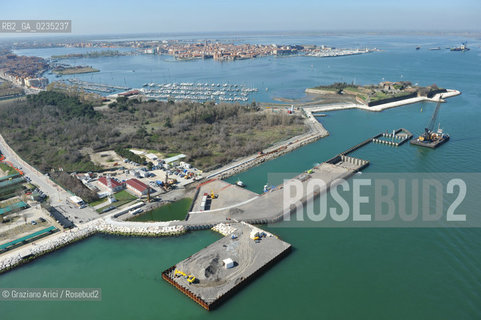 VENEZIA 7 APRILE 2010 - FOTO AEREE DEI LAVORI IN CORSO ALLA BOCCA DI PORTO DI CHIOGGIA  Graziano Arici/Rosebud2  CONSORZIO VENEZIA NUOVA