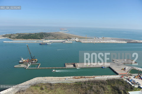 VENEZIA 7 APRILE 2010 - FOTO AEREE DEI LAVORI IN CORSO ALLA BOCCA DI PORTO DI CHIOGGIA  Graziano Arici/Rosebud2  CONSORZIO VENEZIA NUOVA