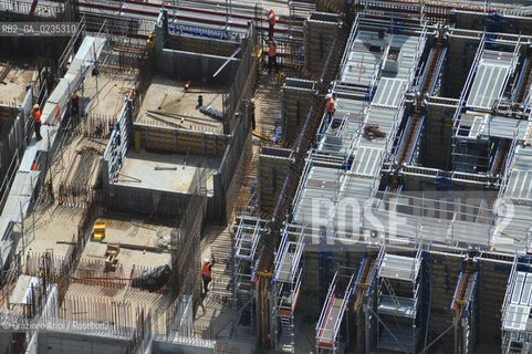 VENEZIA 21/5/10 FOTO AEREE AI LAVORI IN CORSO  PER LA COSTRUZIONE DELLE DIGHE MOBILI ALLA BOCCA DEL PORTO DI MALAMOCCO ©Graziano Arici/Rosebud2 CONSORZIO VENEZIA NUOVA