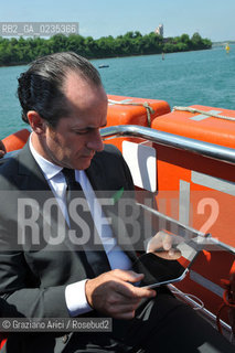 Venice 9/6/10 - Visit of the Veneto Region President Luca Zaia to the Mose system against the High Tide in Venice:  Luca Zaia with an I-Pad  ©Graziano Arici/Rosebud2
