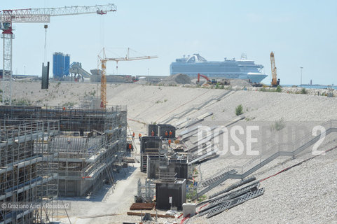 Venice 9/6/10 - Visit of the Veneto Region President Luca Zaia to the Mose system against the High Tide in Venice:  Works on the Lido inlet  ©Graziano Arici/Rosebud2