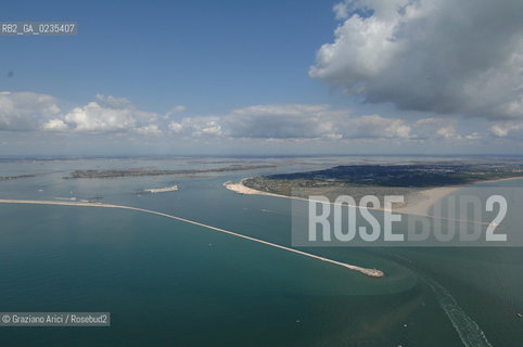 Venice 9/6/10 - Visit of the Veneto Region President Luca Zaia to the Mose system against the High Tide in Venice:  Aerial view over the Works on the Lido inlet  foto aeree bocca di porto ©Graziano Arici/Rosebud2.