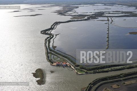 VENEZIA 15 OTTOBRE 2009 - FOTO AEREE DELLE BARENE DELLA LAGUNA DI VENEZIA ©Graziano Arici/Rosebud2 AEREA