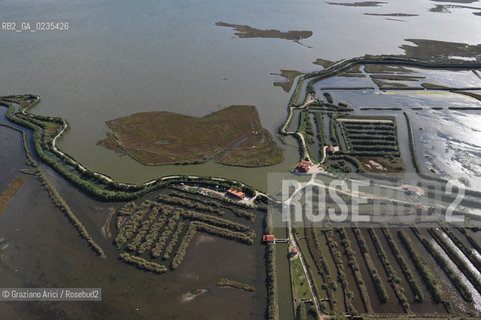 VENEZIA 15 OTTOBRE 2009 - FOTO AEREE DELLE BARENE DELLA LAGUNA DI VENEZIA ©Graziano Arici/Rosebud2 AEREA