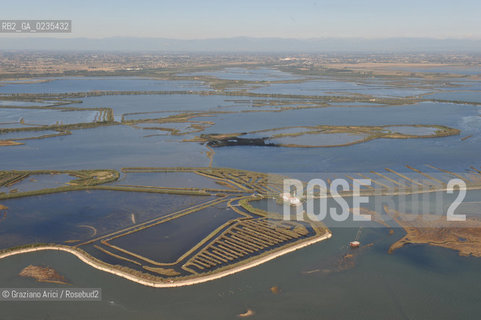 VENEZIA 15 OTTOBRE 2009 - FOTO AEREE DELLE BARENE E DELLE VALLI DA PESCA DELLA LAGUNA DI VENEZIA ©Graziano Arici/Rosebud2 AEREA
