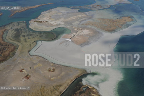 VENEZIA 15 OTTOBRE 2009 - FOTO AEREE DELLE BARENE DELLA LAGUNA DI VENEZIA ©Graziano Arici/Rosebud2 AEREA