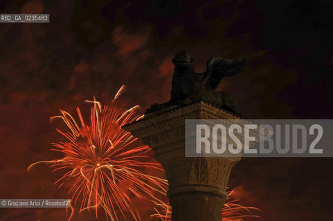 Venice 17/7/10 - Fiereworks in St.Marks Bassin for the Redentore Feast festa fuochi dartificio ©Graziano Arici/Rosebud2