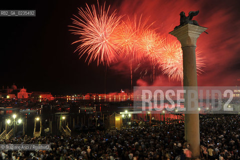 Venice 17/7/10 - Fiereworks in St.Marks Bassin for the Redentore Feast festa fuochi dartificio ©Graziano Arici/Rosebud2
