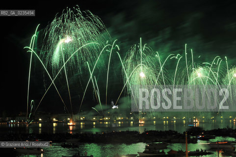 Venice 17/7/10 - Fiereworks in St.Marks Bassin for the Redentore Feast festa fuochi dartificio ©Graziano Arici/Rosebud2