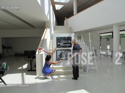 CAORLE 23/7/10 : MOSTRA HEMINGWAY A CAORLE PAOLA PALLIERI GIANNI MORIANI ©Graziano Arici/Rosebud2