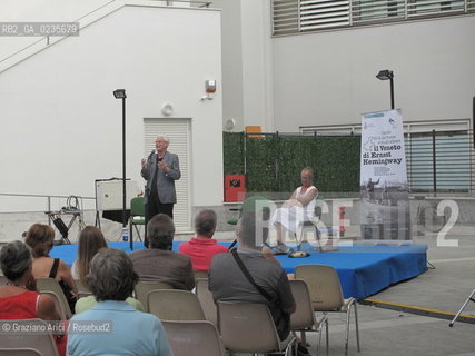 CAORLE 23/7/10 : MOSTRA HEMINGWAY A CAORLE PAOLA PALLIERI GIANNI MORIANI ©Graziano Arici/Rosebud2