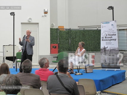 CAORLE 23/7/10 : MOSTRA HEMINGWAY A CAORLE PAOLA PALLIERI GIANNI MORIANI ©Graziano Arici/Rosebud2