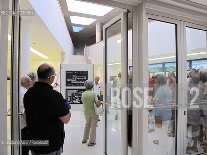 CAORLE 23/7/10 : MOSTRA HEMINGWAY A CAORLE PAOLA PALLIERI GIANNI MORIANI ©Graziano Arici/Rosebud2