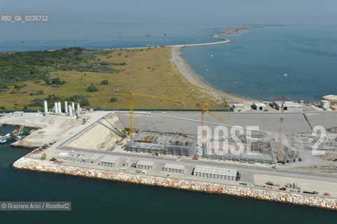 VENEZIA 28/7/10 FOTO AEREE AI LAVORI IN CORSO  PER LA COSTRUZIONE DELLE DIGHE MOBILI ALLA BOCCA DEL PORTO DI CHIOGGIA ©Graziano Arici/Rosebud2