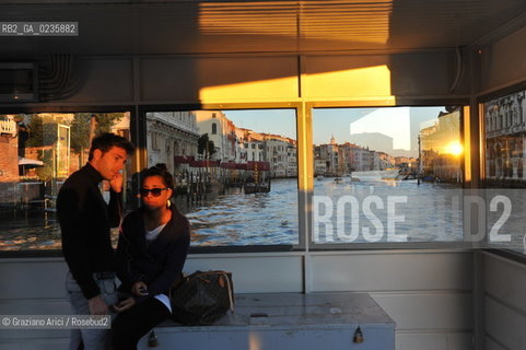Venice october 2010 - Venetian life : joung people at boat stop giovani imbarcadero ©Graziano Arici/Rosebud2