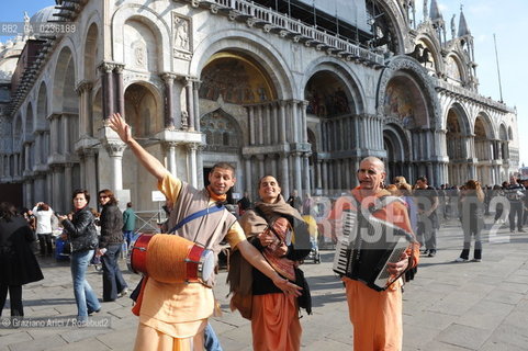 Venice october 2010 - Tourists and Hare Krishna in Venice turismo ©Graziano Arici/Rosebud2
