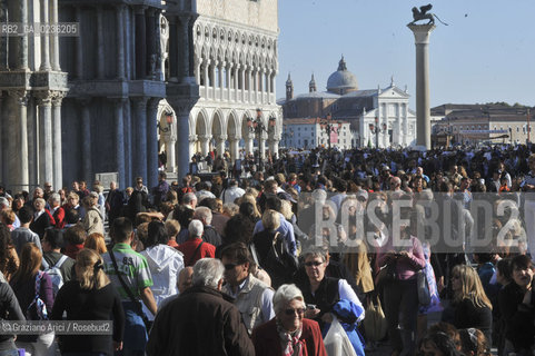 Venice october 2010 - Tourists in Venice turismo ©Graziano Arici/Rosebud2