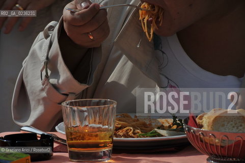 Venice october 2010 - Tourists in Venice turismo gastronomia spaghetti ©Graziano Arici/Rosebud2