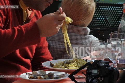 Venice october 2010 - Tourists in Venice turismo gastronomia spaghetti ©Graziano Arici/Rosebud2
