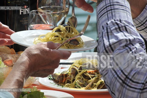 Venice october 2010 - Tourists in Venice turismo gastronomia spaghetti ©Graziano Arici/Rosebud2