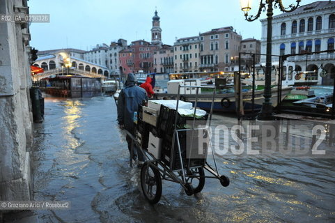 VENEZIA 1/12/10 _ High tide in St.Markss square - Alta mare a S.Marco acqua alta ©Graziano Arici/Rosebud2