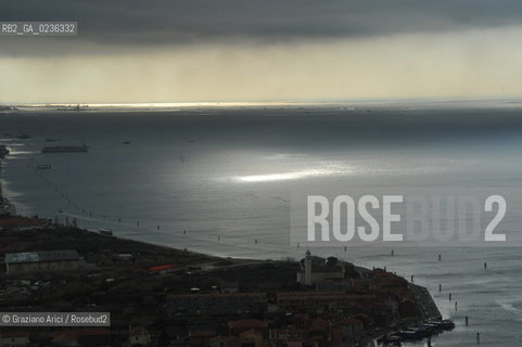VENEZIA 13/12/10 - Venice Lagoon during a storm Foto aerea della laguna durante un temporale ©Graziano Arici/Rosebud2