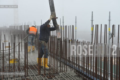 Venezia 9/12/10 - LAVORI IN CORSO ALLA BOCCA DI PORTO DI MALAMOCCO ©Graziano Arici/Rosebud2 CONSORZIO VENEZIA NUOVA