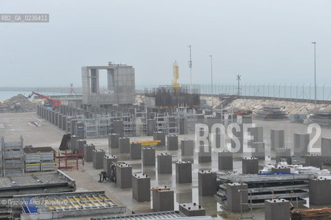Venezia 9/12/10 - LAVORI IN CORSO ALLA BOCCA DI PORTO DI MALAMOCCO ©Graziano Arici/Rosebud2 CONSORZIO VENEZIA NUOVA