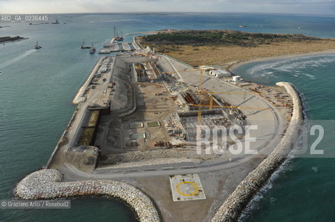 VENEZIA 13/12/10 FOTO AEREE AI LAVORI IN CORSO  PER LA COSTRUZIONE DELLE DIGHE MOBILI ALLA BOCCA DEL PORTO DI CHIOGGIA ©Graziano Arici/Rosebud2 CONSORZIO VENEZIA NUOVA