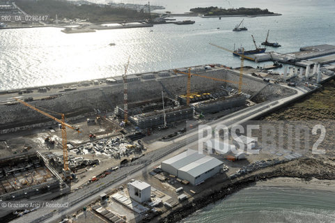 VENEZIA 13/12/10 FOTO AEREE AI LAVORI IN CORSO  PER LA COSTRUZIONE DELLE DIGHE MOBILI ALLA BOCCA DEL PORTO DI CHIOGGIA ©Graziano Arici/Rosebud2 CONSORZIO VENEZIA NUOVA