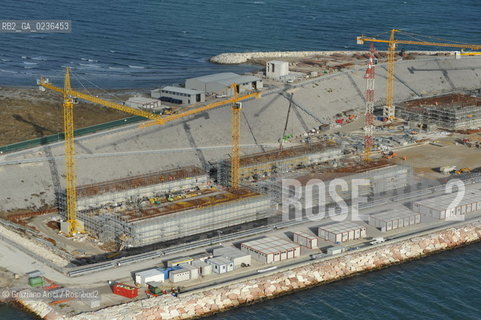 VENEZIA 13/12/10 FOTO AEREE AI LAVORI IN CORSO  PER LA COSTRUZIONE DELLE DIGHE MOBILI ALLA BOCCA DEL PORTO DI CHIOGGIA ©Graziano Arici/Rosebud2 CONSORZIO VENEZIA NUOVA