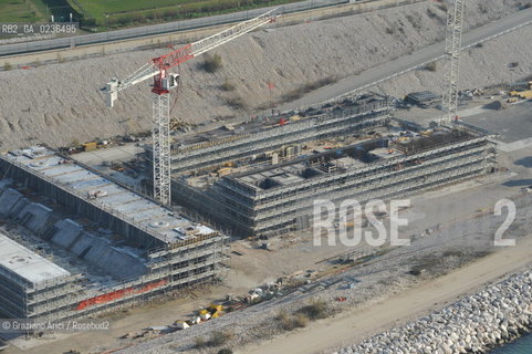 VENEZIA 13/12/10 FOTO AEREE AI LAVORI IN CORSO  PER LA COSTRUZIONE DELLE DIGHE MOBILI ALLA BOCCA DEL PORTO DI LIDO ©Graziano Arici/Rosebud2 CONSORZIO VENEZIA NUOVA