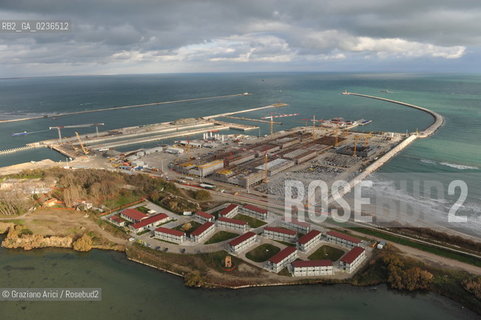 VENEZIA 13/12/10 FOTO AEREE AI LAVORI IN CORSO  PER LA COSTRUZIONE DELLE DIGHE MOBILI ALLA BOCCA DEL PORTO DI MALAMOCCO ©Graziano Arici/Rosebud2 CONSORZIO VENEZIA NUOVA