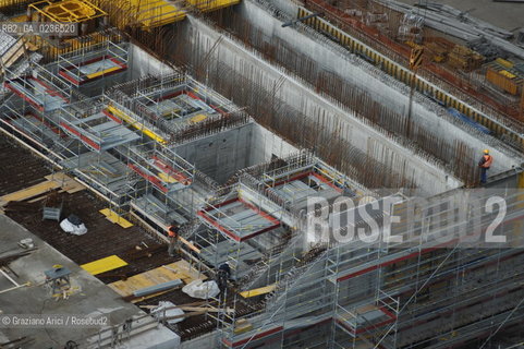 VENEZIA 13/12/10 FOTO AEREE AI LAVORI IN CORSO  PER LA COSTRUZIONE DELLE DIGHE MOBILI ALLA BOCCA DEL PORTO DI MALAMOCCO ©Graziano Arici/Rosebud2 CONSORZIO VENEZIA NUOVA