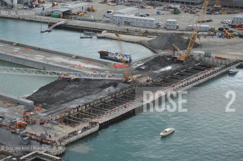 VENEZIA 13/12/10 FOTO AEREE AI LAVORI IN CORSO  PER LA COSTRUZIONE DELLE DIGHE MOBILI ALLA BOCCA DEL PORTO DI MALAMOCCO ©Graziano Arici/Rosebud2 CONSORZIO VENEZIA NUOVA