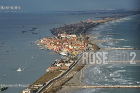 Venezia 13/12/10 - Litorale di Pellestrina spiaggia ©Graziano Arici/Rosebud2 consorzio venezia nuova