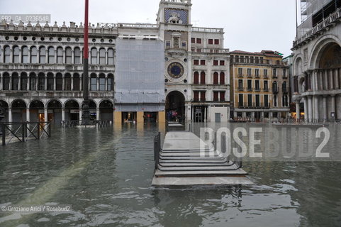 Venice 3/11/10 - High tide in Venice - Alta marea acqua alta ©Graziano Arici/Rosebud2