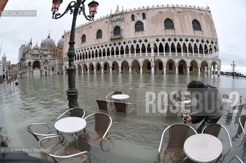 Venice 3/11/10 - High tide in Venice - Alta marea acqua alta ©Graziano Arici/Rosebud2