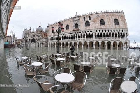 Venice 3/11/10 - High tide in Venice - Alta marea acqua alta ©Graziano Arici/Rosebud2
