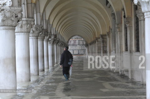 Venice 3/11/10 - High tide in Venice - Alta marea acqua alta ©Graziano Arici/Rosebud2