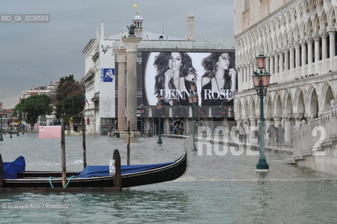Venice 3/11/10 - High tide in Venice - Alta marea acqua alta ©Graziano Arici/Rosebud2